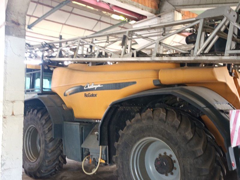 Challenger Rogator 655B GPS
