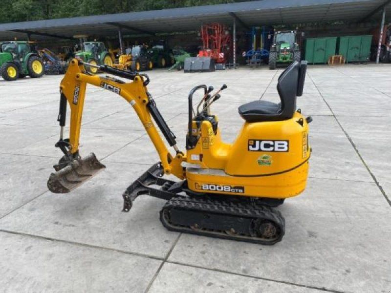 JCB 8008 + 3 godets
