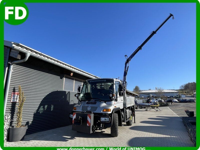 Mercedes-Benz Unimog U300 mit Ladekran zum Absatteln, Wandler-Automatik, 1a Zu