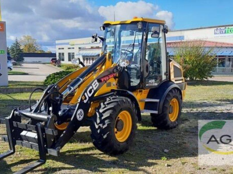 JCB 409 AGRI STUFE V