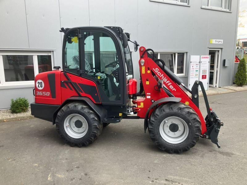 Schäffer 3650 MIT KABINE AVO25