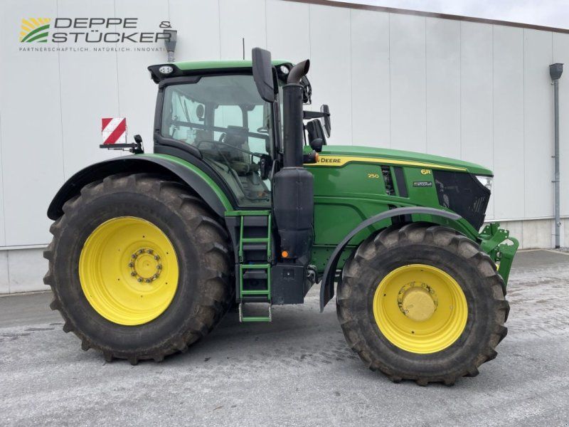 John Deere 6R 250
