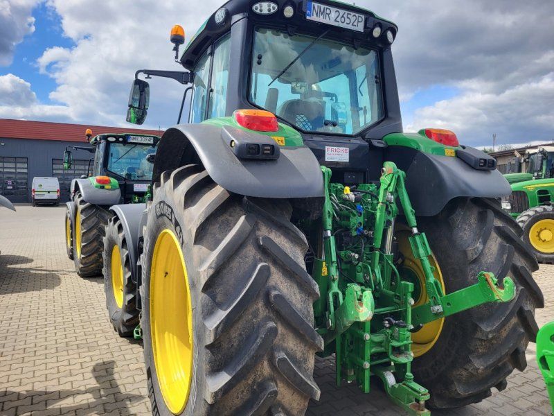 John Deere 6195M