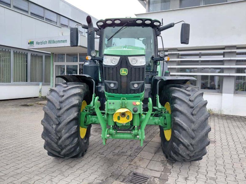 John Deere 6215R