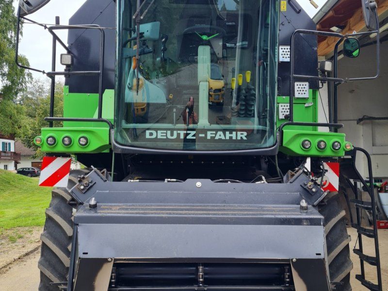 Deutz-Fahr 6040 HTS mit 4,8 m Schneidwerk