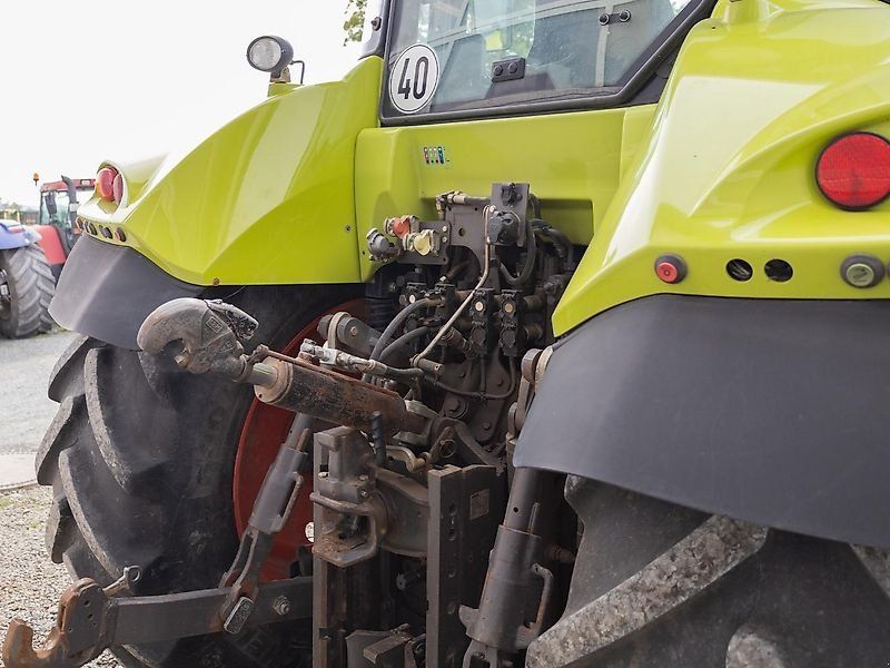 Claas Arion 530