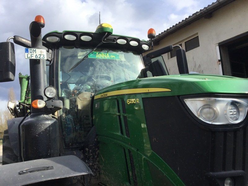 John Deere 6230R