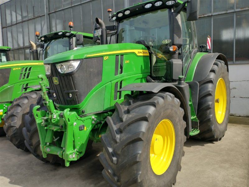 John Deere 6R230