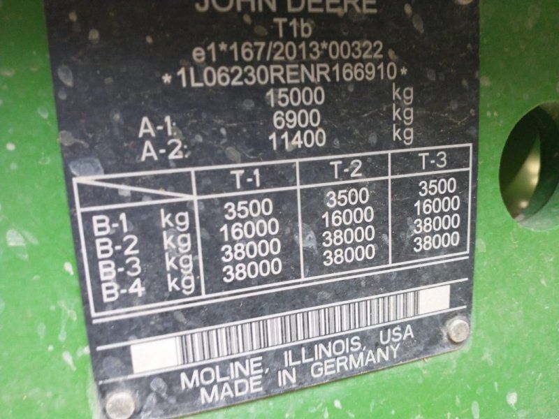 John Deere 6R230