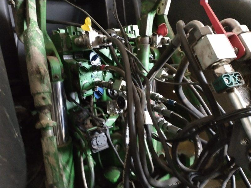 John Deere 6170R MY14 AP 40