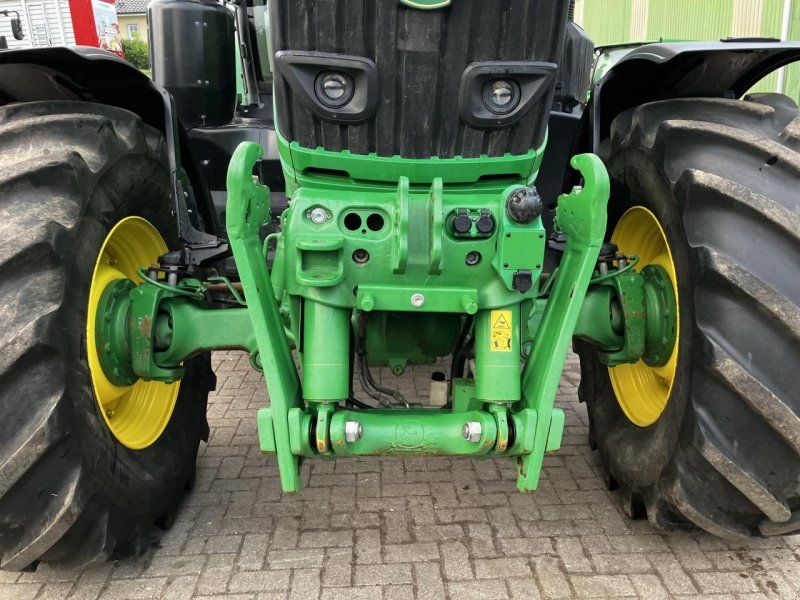 John Deere 6230R
