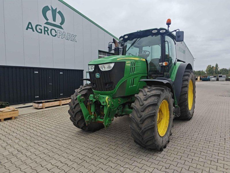 John Deere 6210R