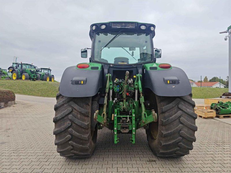 John Deere 6210R