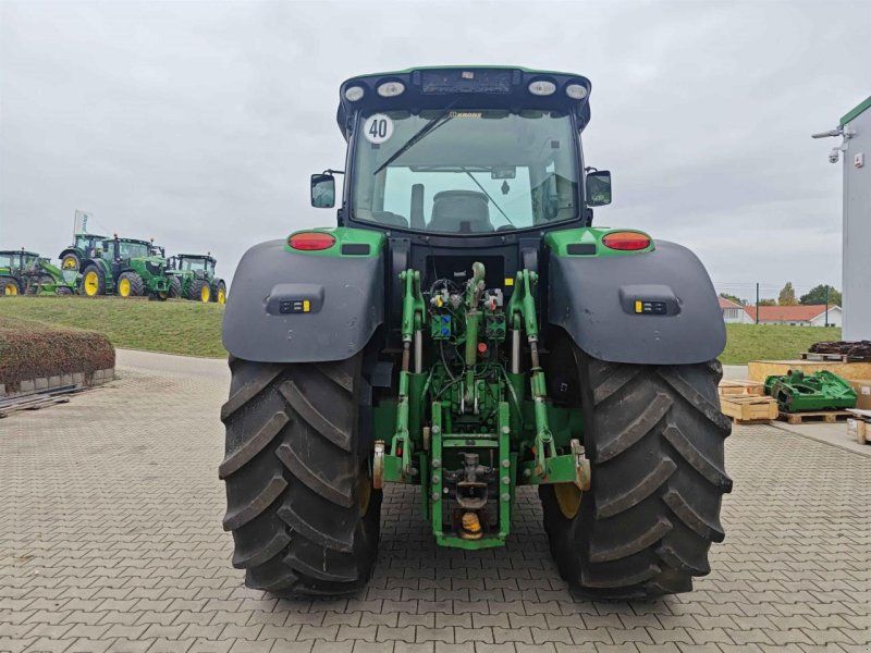 John Deere 6210R