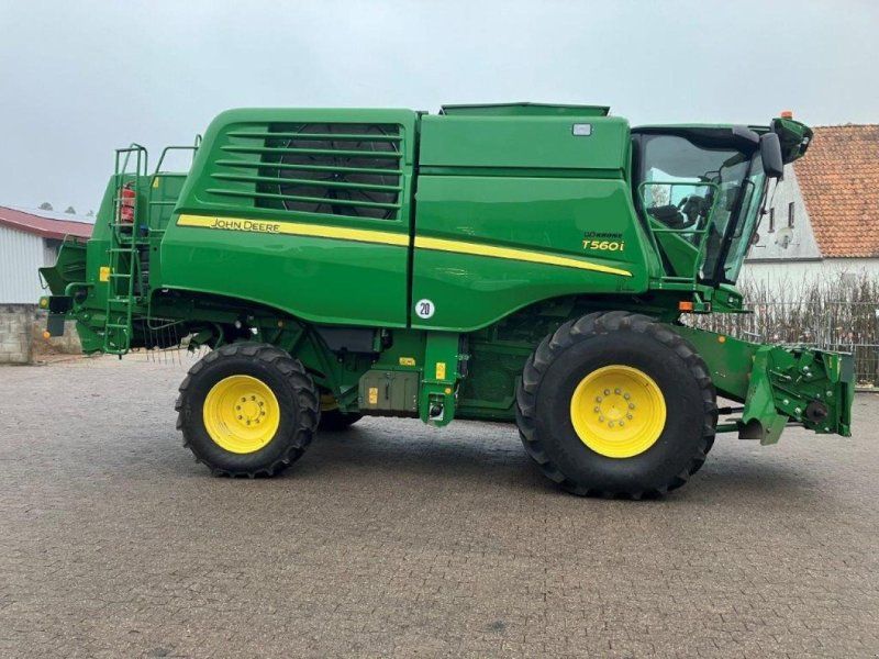 John Deere T560