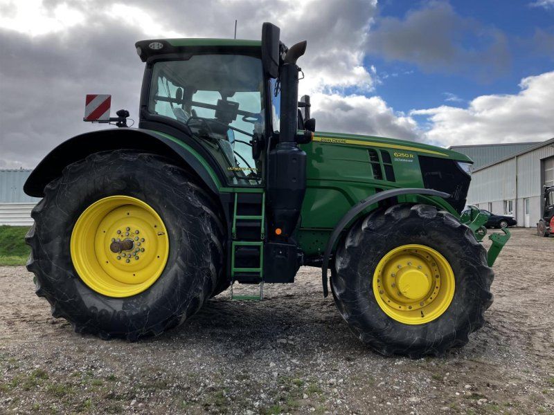 John Deere 6250R