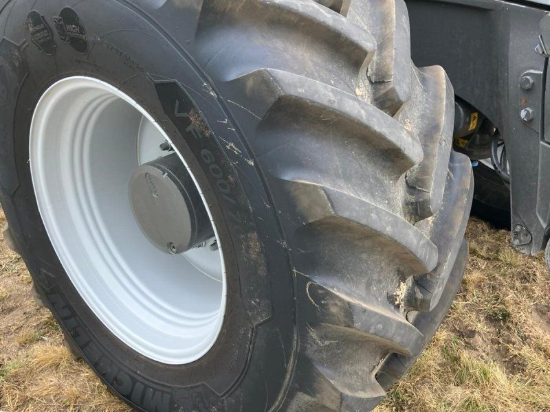 Massey Ferguson 8S.305 Dyna-VT EXCLUSIVE