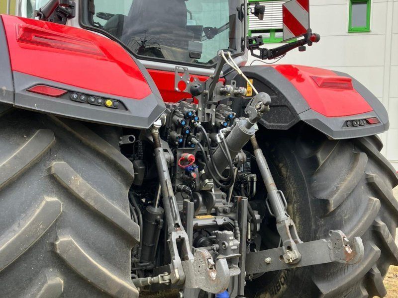 Massey Ferguson 8S.305 Dyna-VT EXCLUSIVE