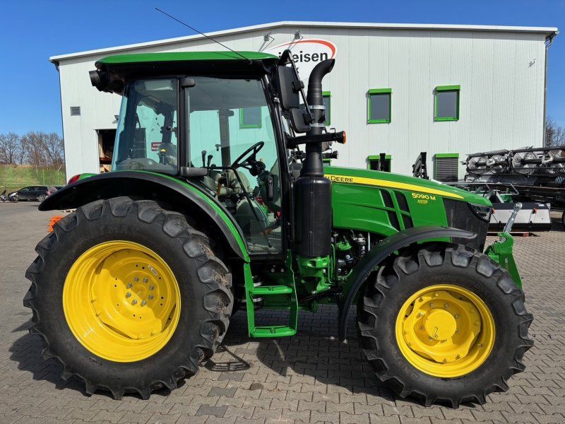 John Deere 5090 M