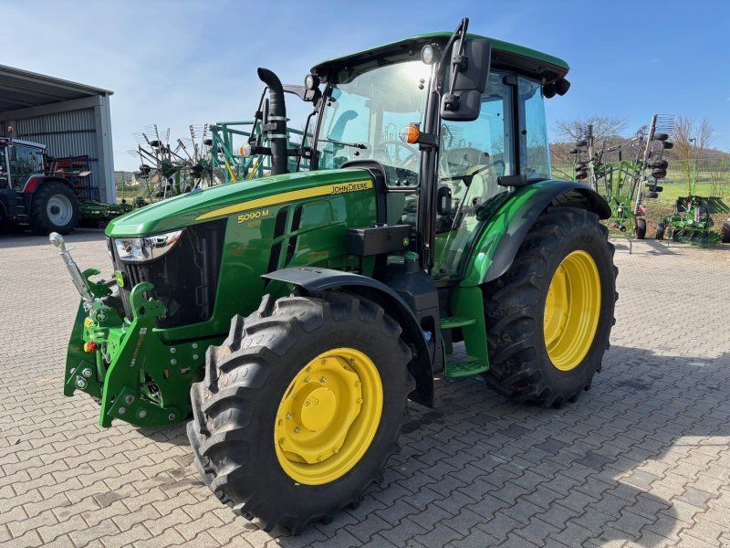 John Deere 5090 M
