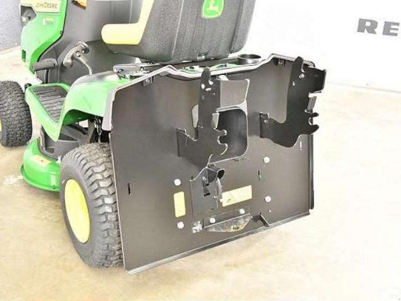 John Deere X147R RASEN