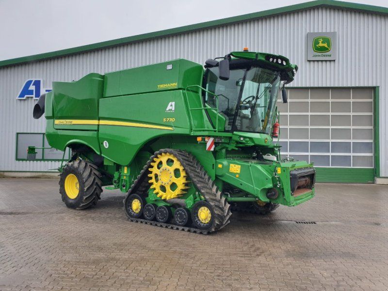 John Deere S770