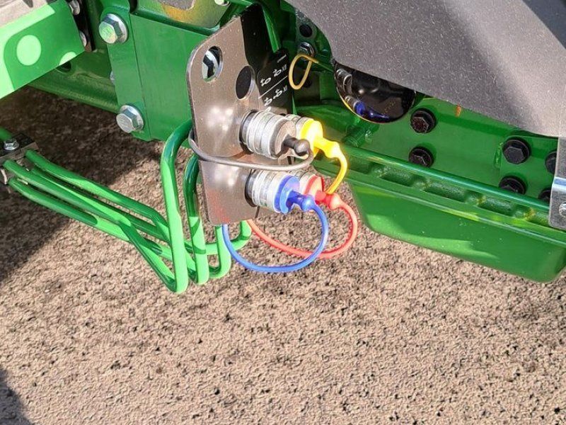 John Deere 4052M