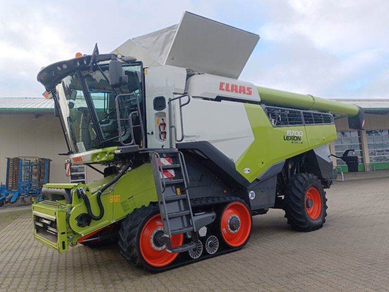 Claas Lion 8700 TT Terratrac + V 1230