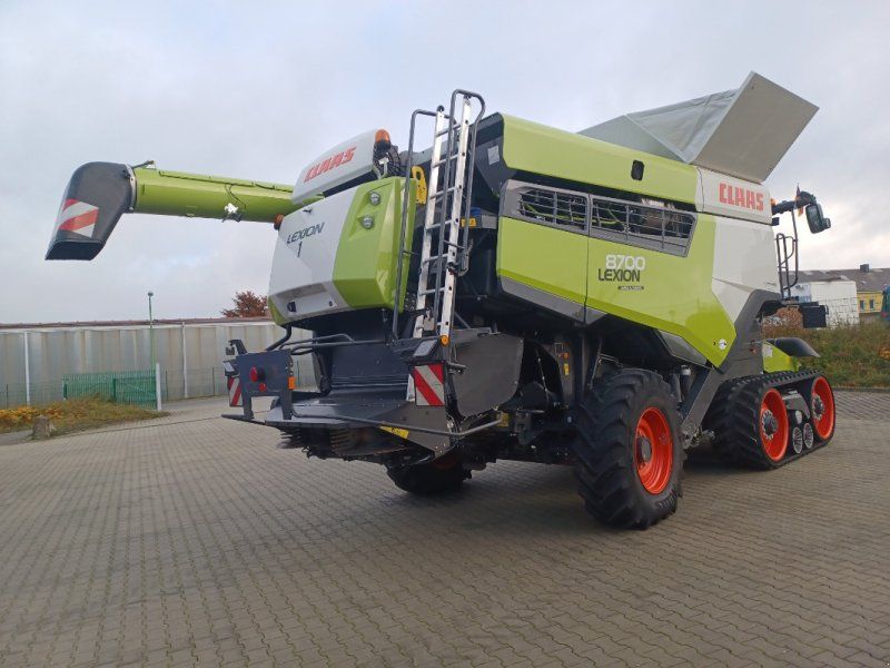 Claas Lion 8700 TT Terratrac + V 1230