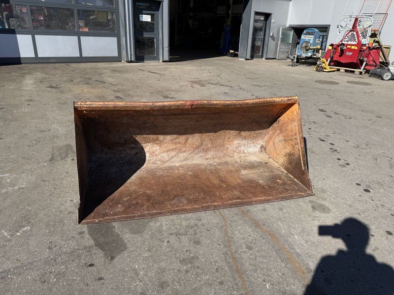 Hauer Frontladerschaufel 200cm mit aufnahme