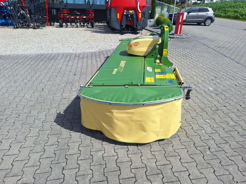 Krone EasyCut F 360 M geschoben