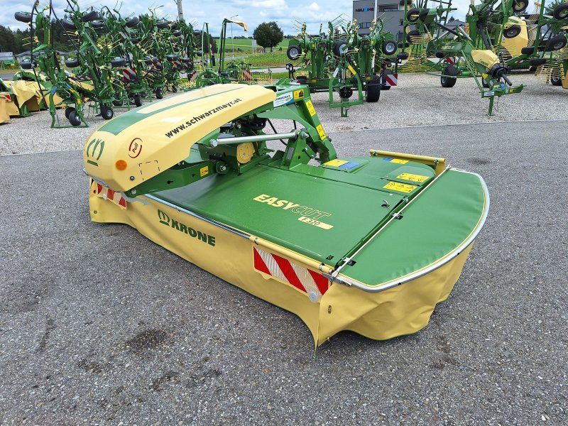 Krone EasyCut F 320 (3GEN) geschoben