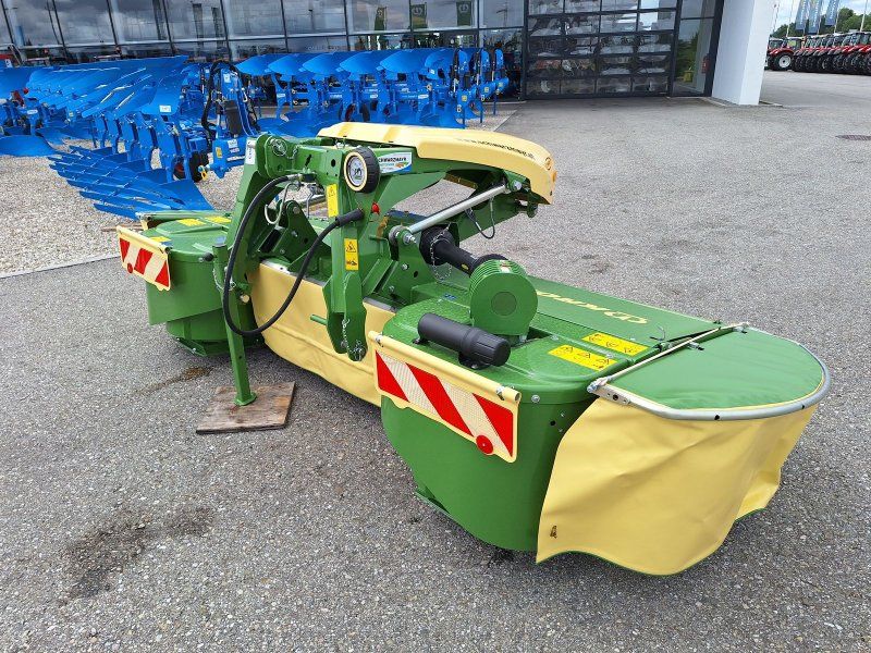 Krone EasyCut F 320 (3GEN) geschoben