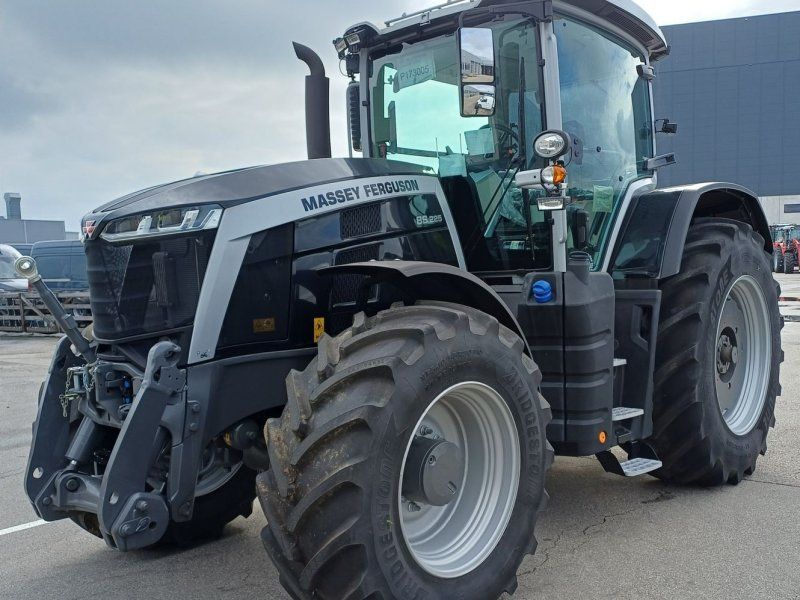 Massey Ferguson 8S.225