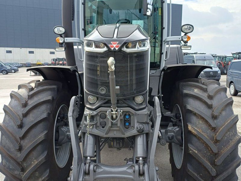 Massey Ferguson 8S.225