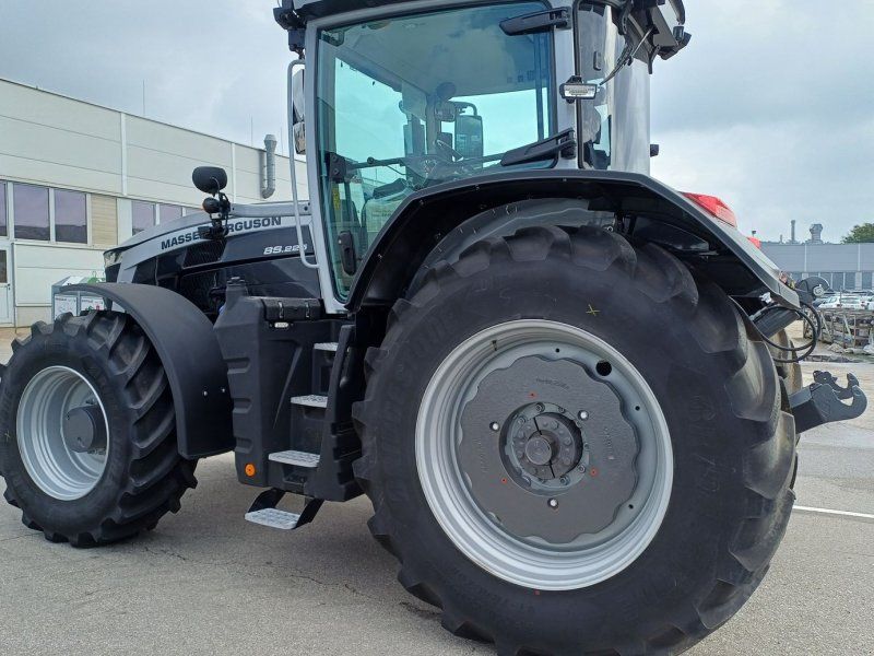 Massey Ferguson 8S.225