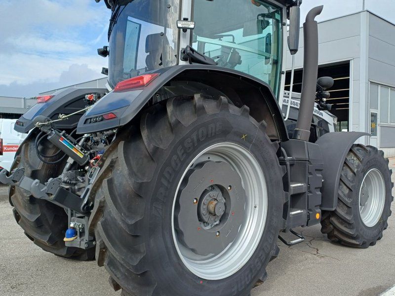 Massey Ferguson 8S.225