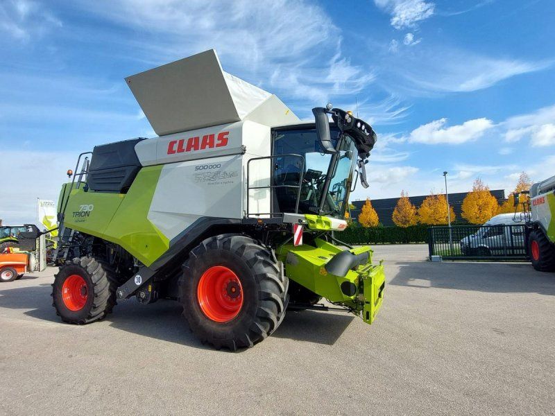 Claas Trion 730