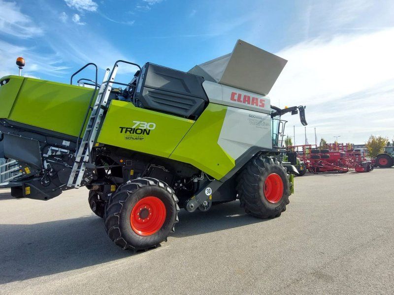 Claas Trion 730