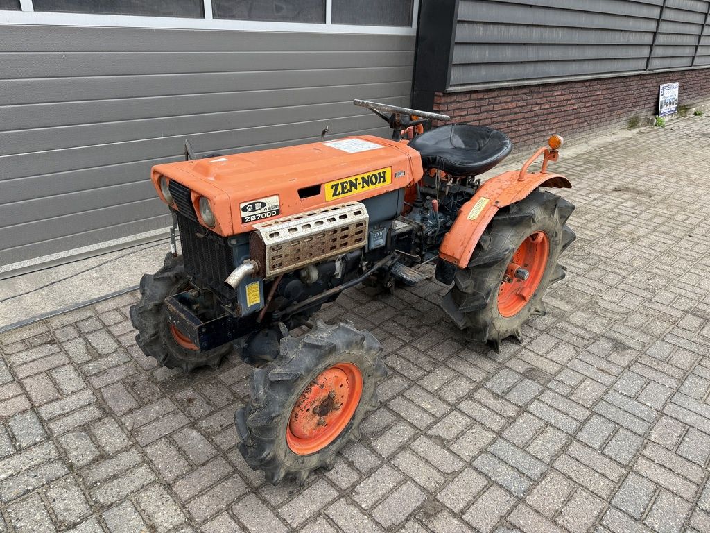 Kubota B7000 4WD minitractor
