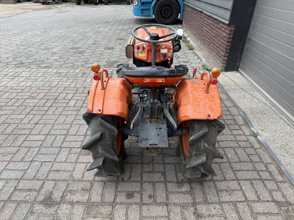 Kubota B7000 4WD minitractor