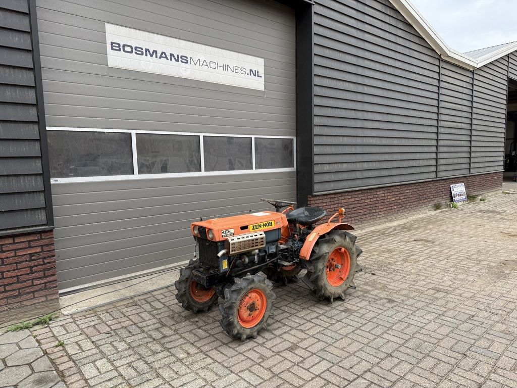 Kubota B7000 4WD minitractor