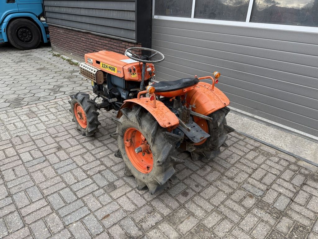 Kubota B7000 4WD minitractor