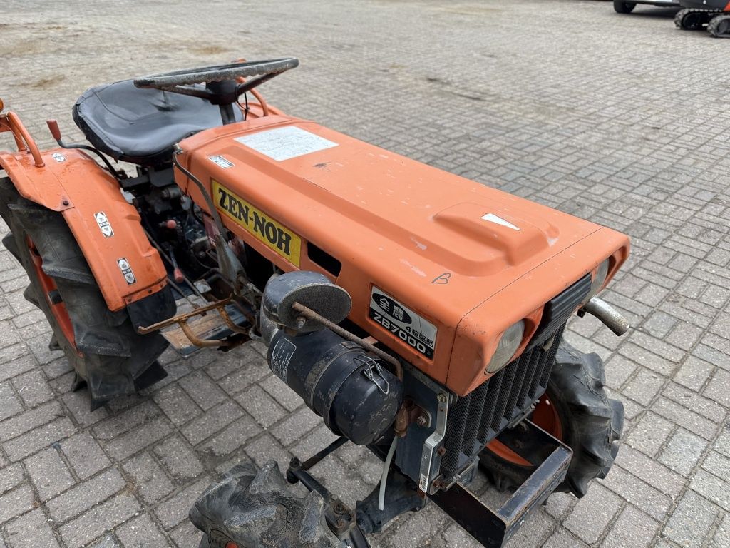 Kubota B7000 4WD minitractor