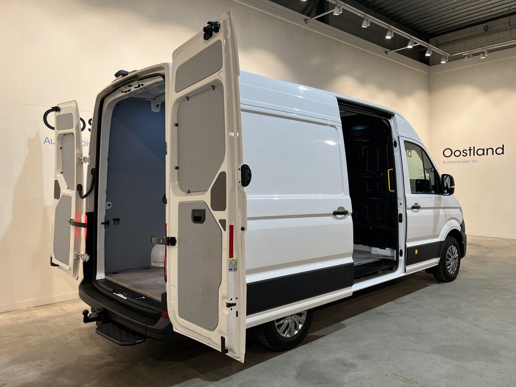 Volkswagen Crafter 35 2.0 TDI L3H3 140 PK Automaat / Euro 6 / Airco / Trekhaak 3000 KG / Cruise Control / Camera / CarPlay / 3-Zits / 83.000 KM !!