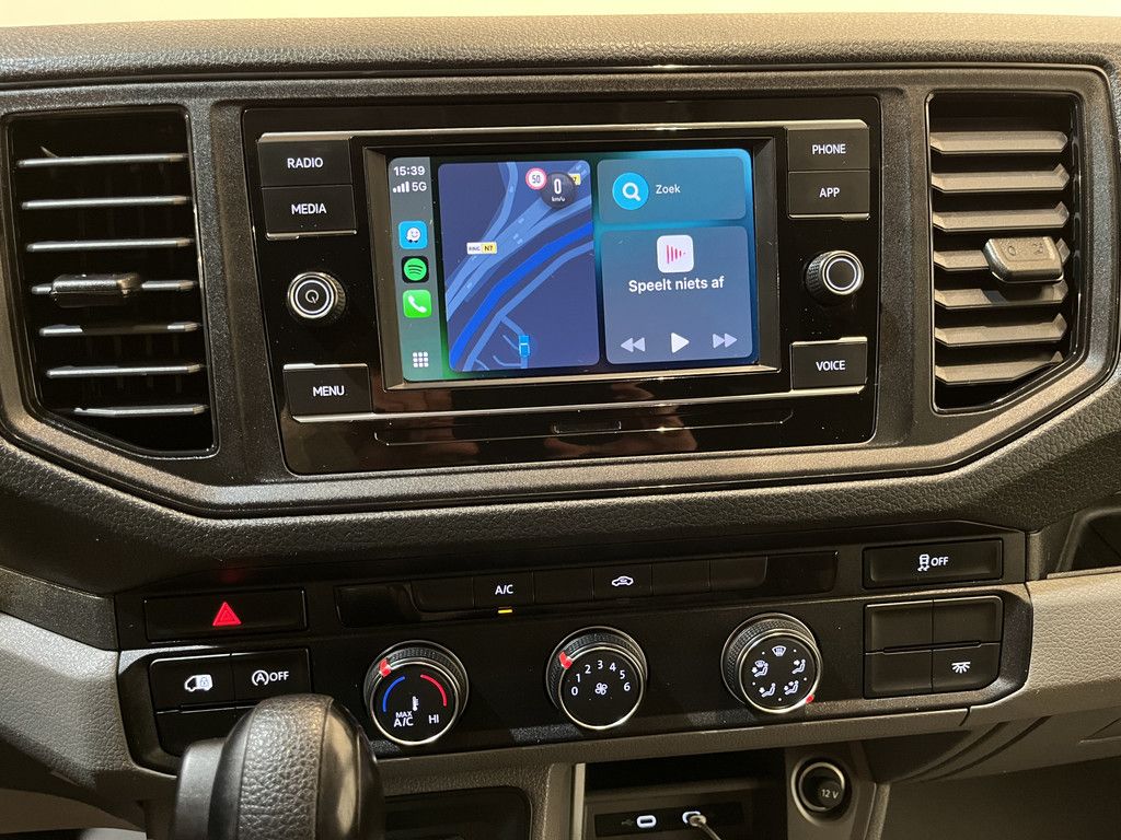 Volkswagen Crafter 35 2.0 TDI L3H3 140 PK Automaat / Euro 6 / Airco / Trekhaak 3000 KG / Cruise Control / Camera / CarPlay / 3-Zits / 83.000 KM !!