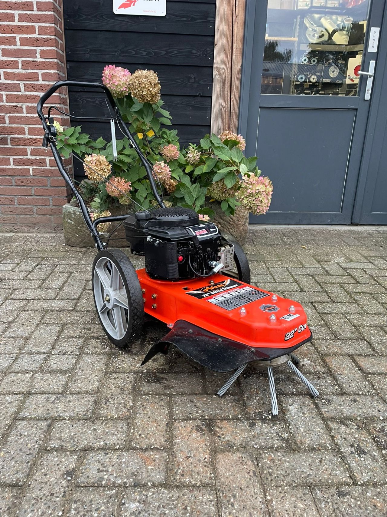 Ariens borstel machine.