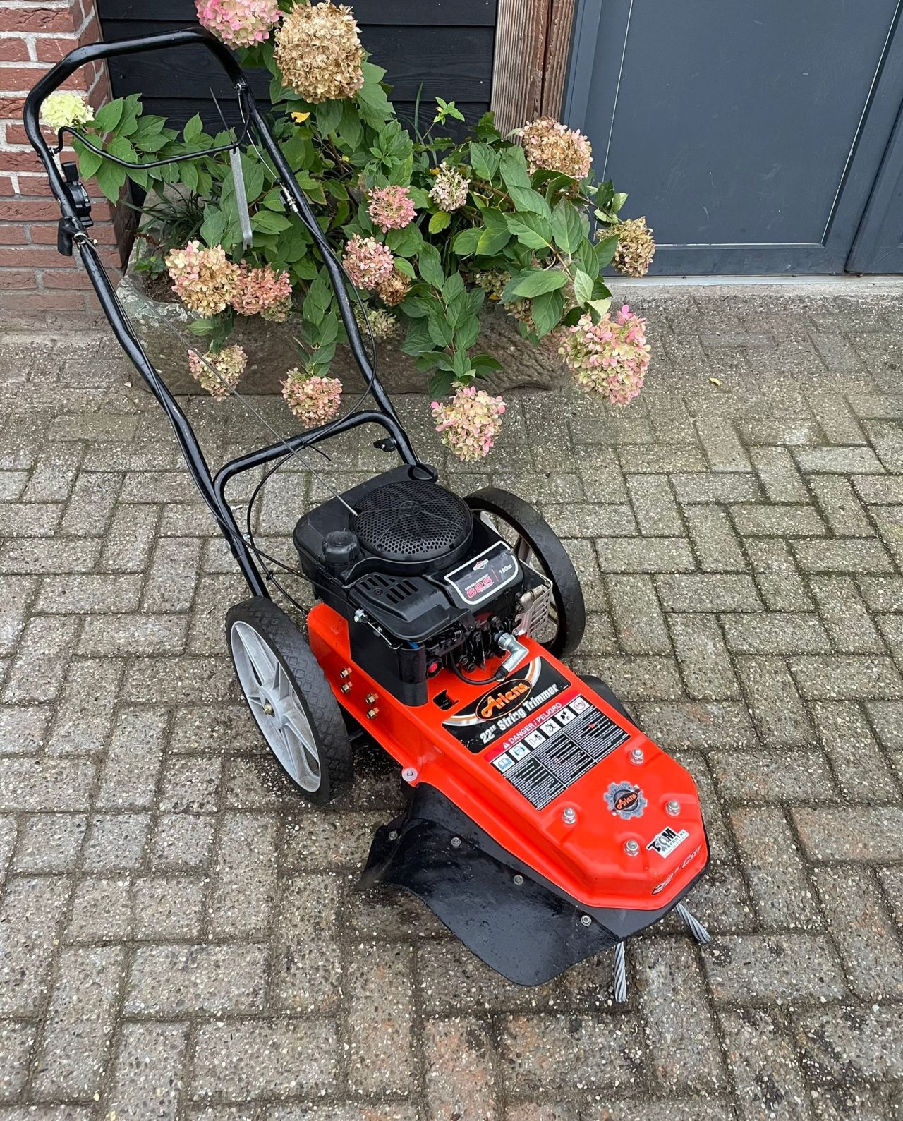 Ariens borstel machine.