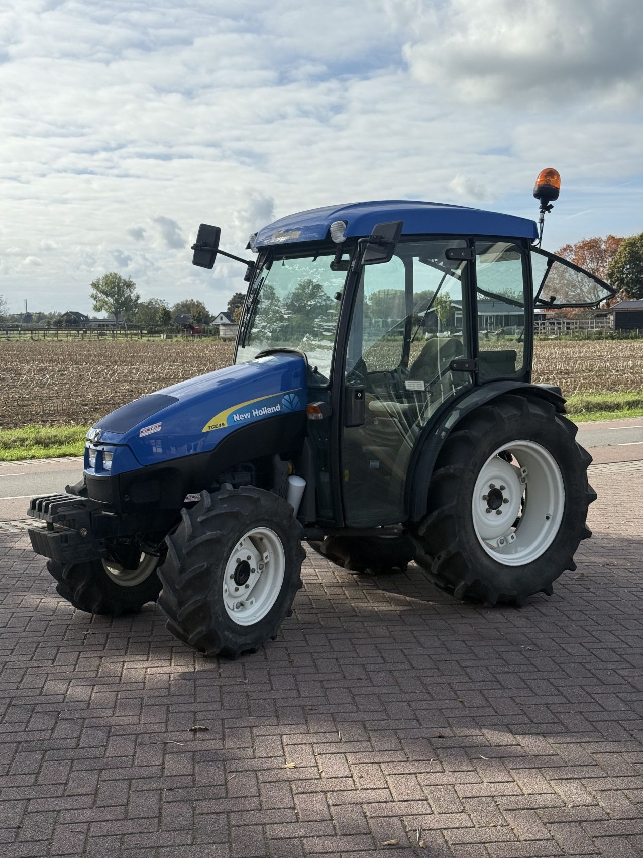 New Holland tce45 slechts 1750 uur