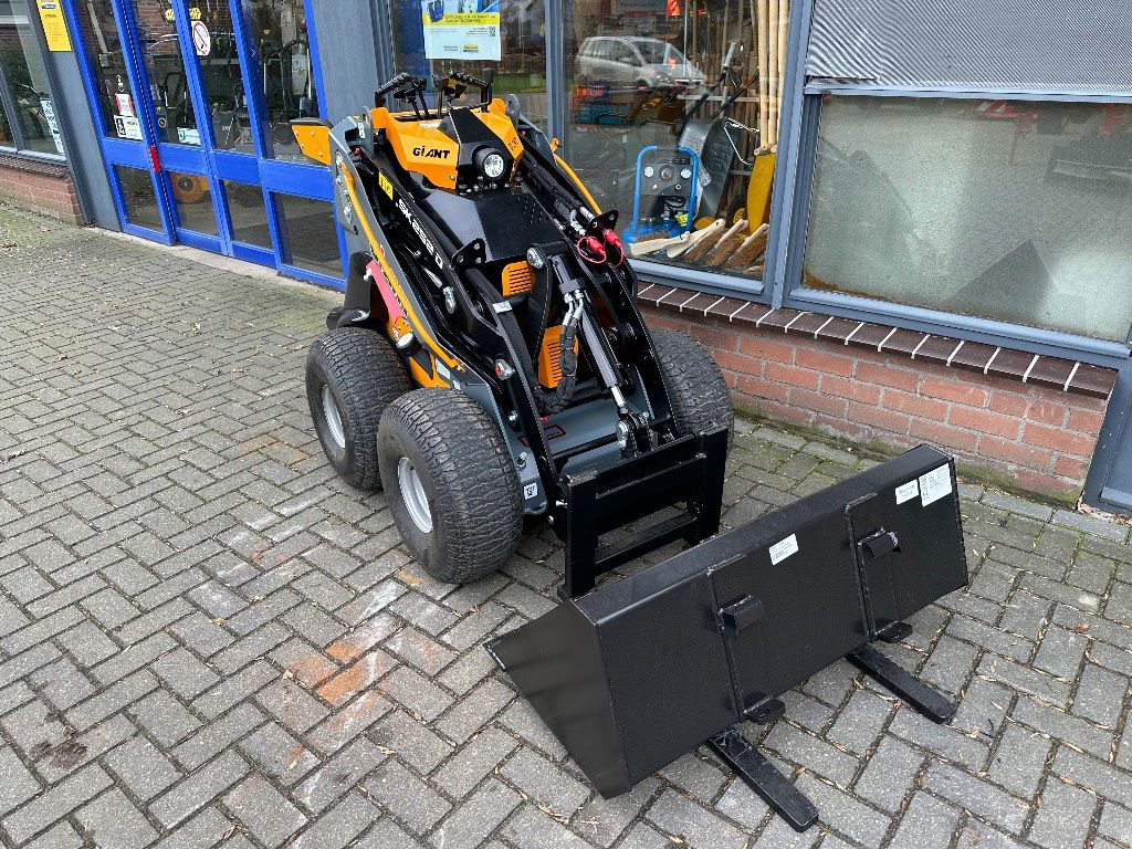 Giant Giant SK252 skid